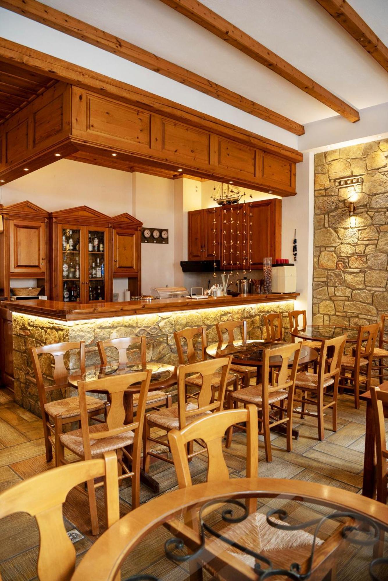 Artemis Hotel Delphi Bagian luar foto